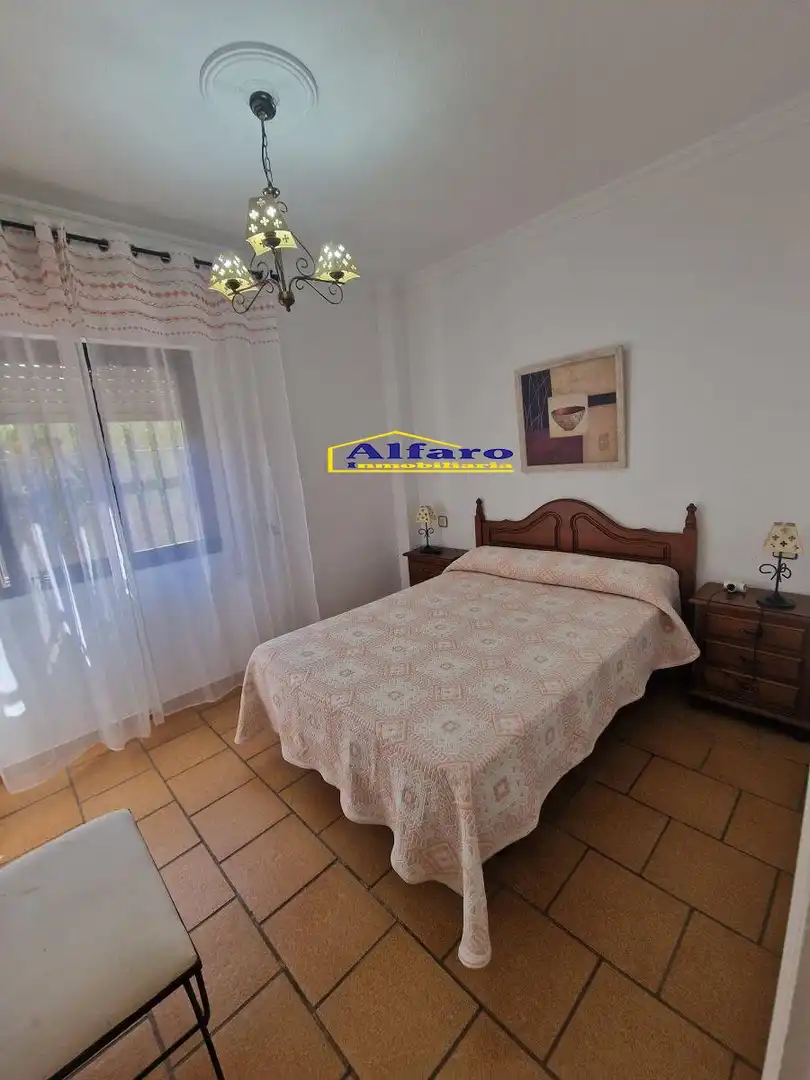 Dormitori de Casa o xalet en venda en Almonte amb Aire condicionat, Terrassa i Piscina