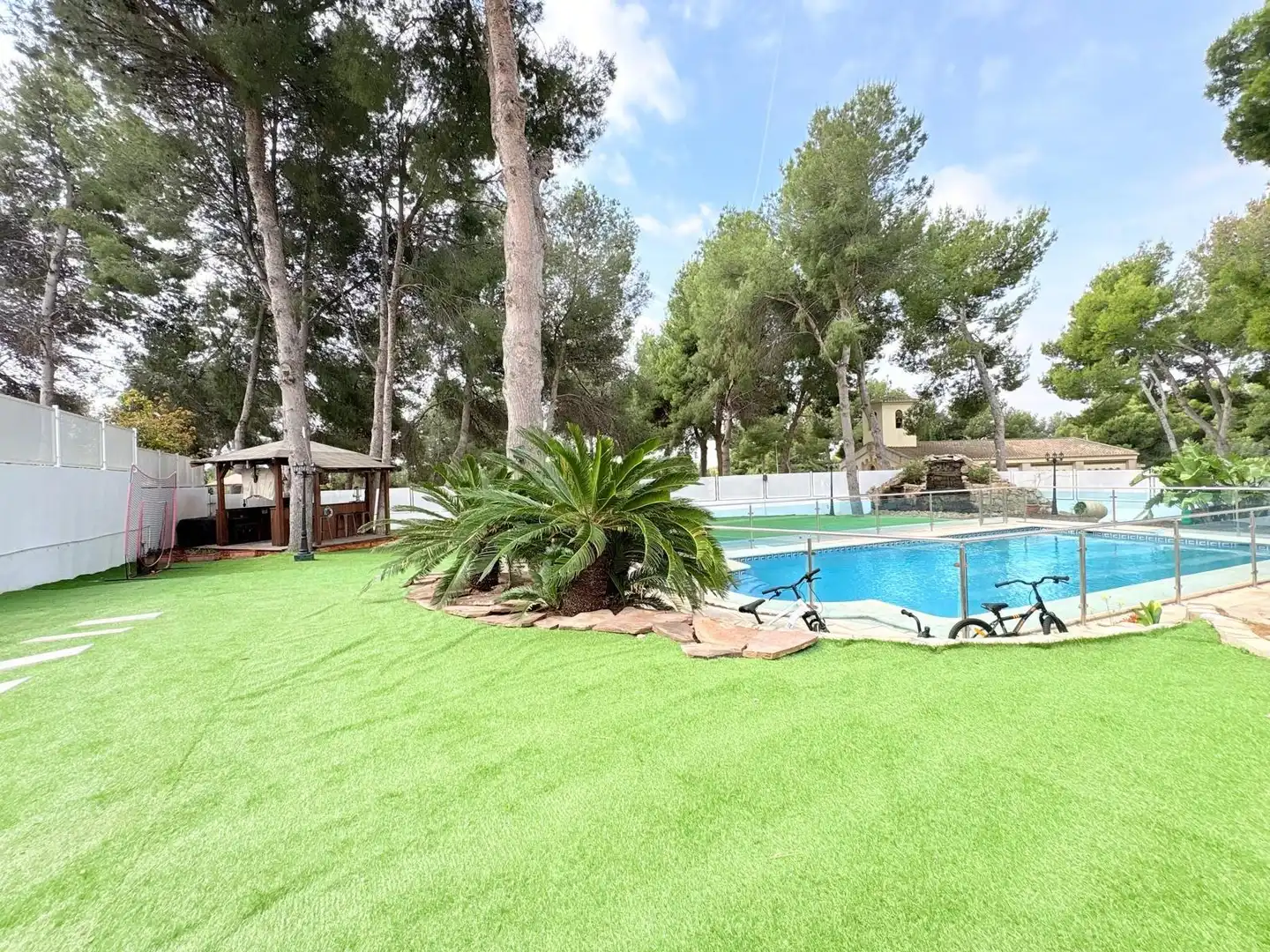 Piscina de Casa o chalet en venta en Alfinach - Los Monasterios