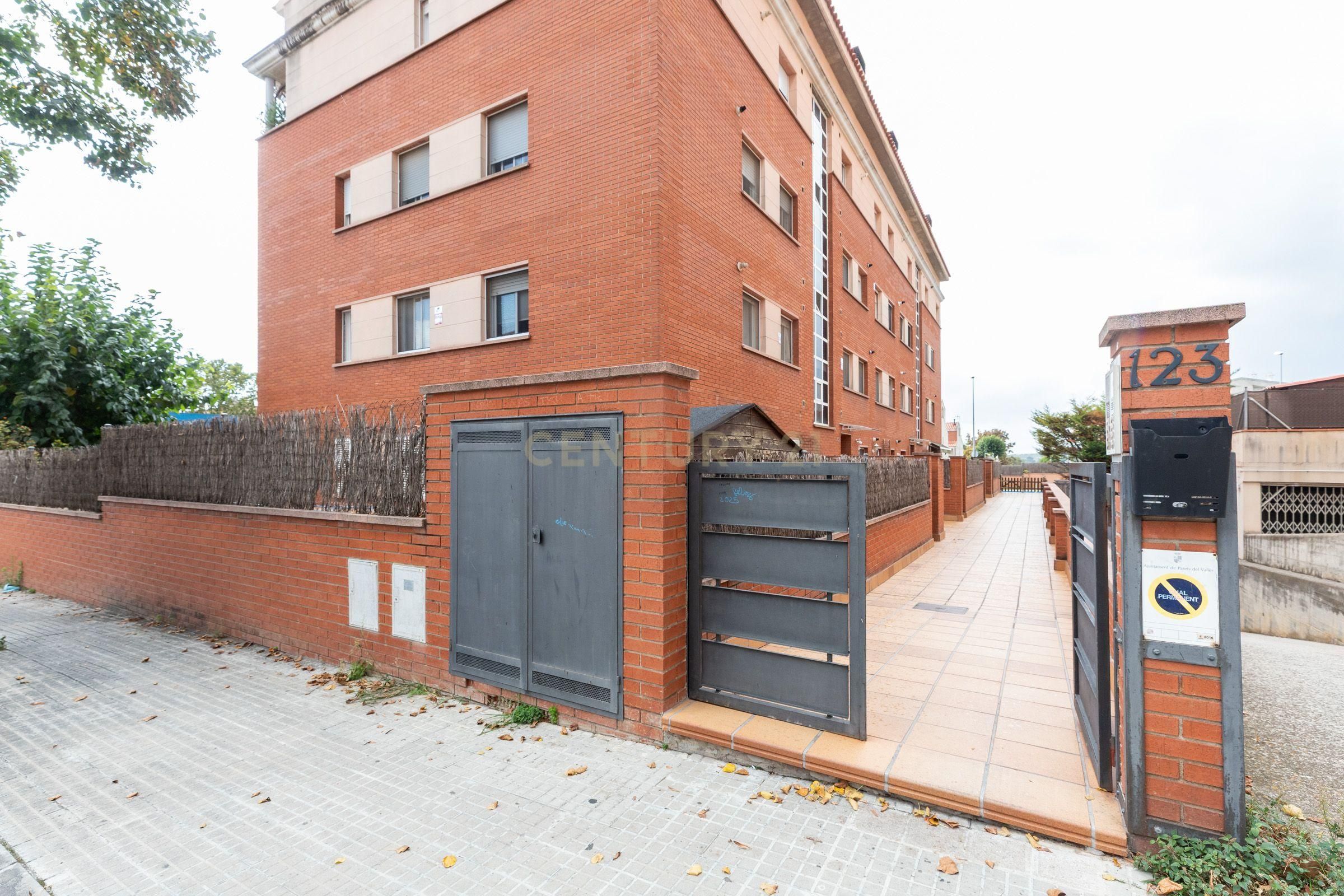 Vista exterior de Apartament en venda en Parets del Vallès