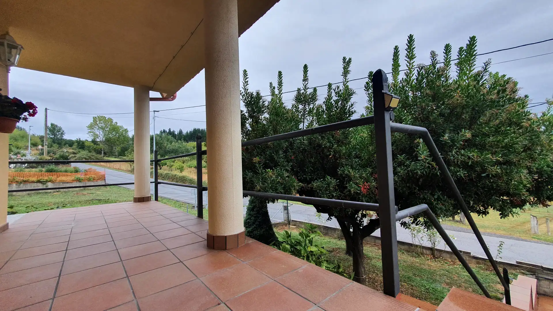 Vista exterior de Casa o chalet en venta en Vega de Espinareda con Calefacción, Jardín privado y Terraza