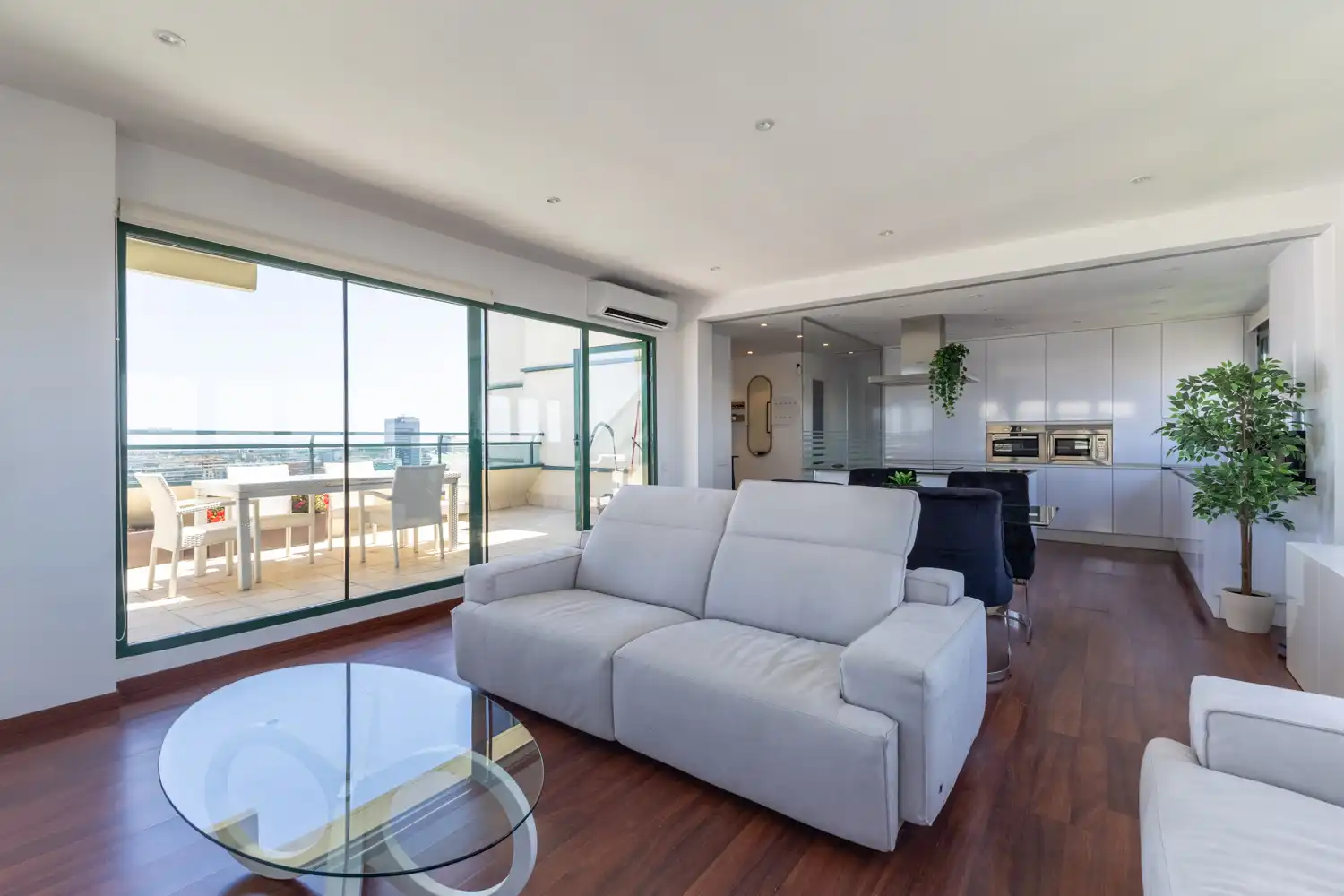 Living room of Attic for rent in Valencia  with Air Conditioner, Heating and Parquet flooring