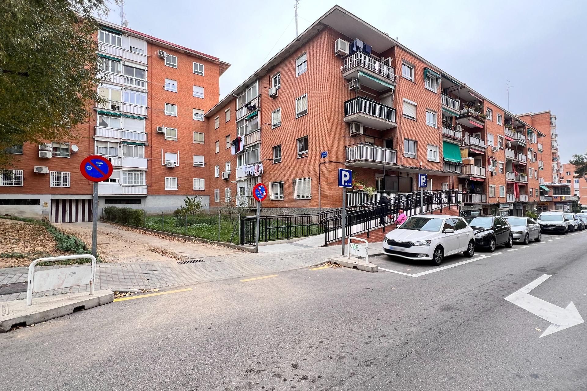 Exterior view of Garage for sale in Móstoles