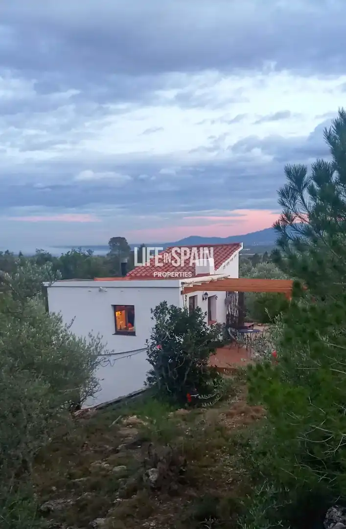 Vista exterior de Finca rústica en venda en Roquetes amb Aire condicionat, Calefacció i Jardí privat