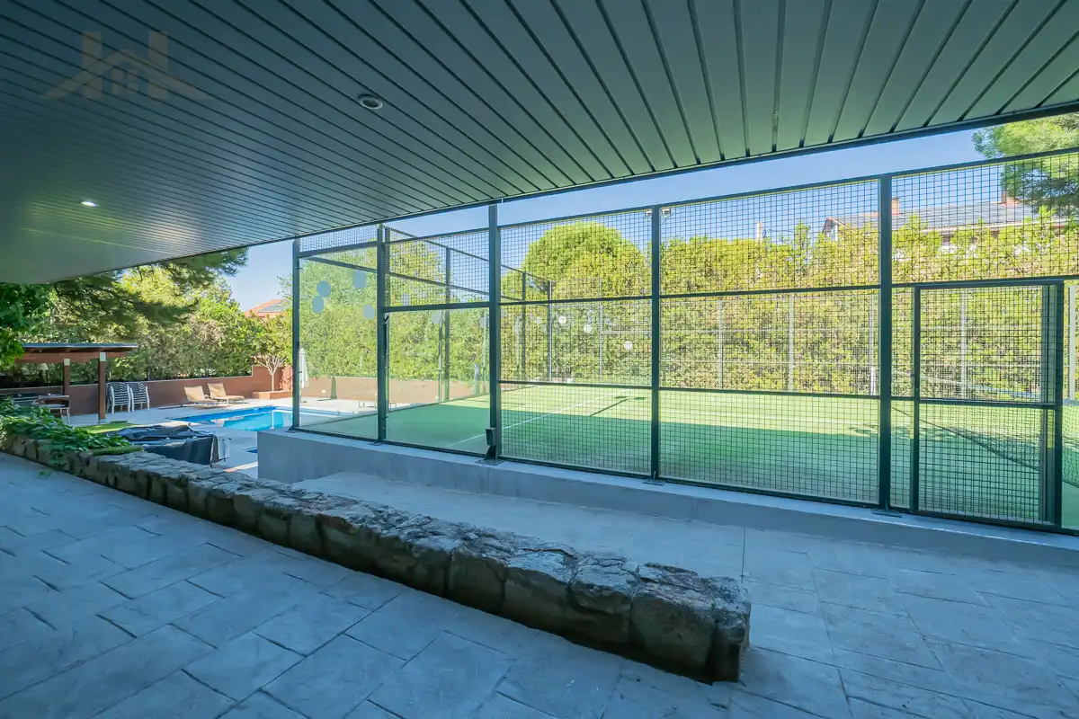 Piscina de Casa o chalet en venta en Las Rozas de Madrid