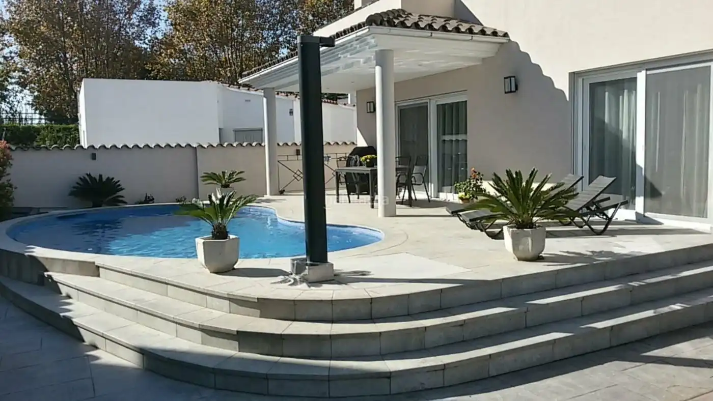 Villa con giardino in vendita a Avinguda de la República Catalana 10, imagen 11