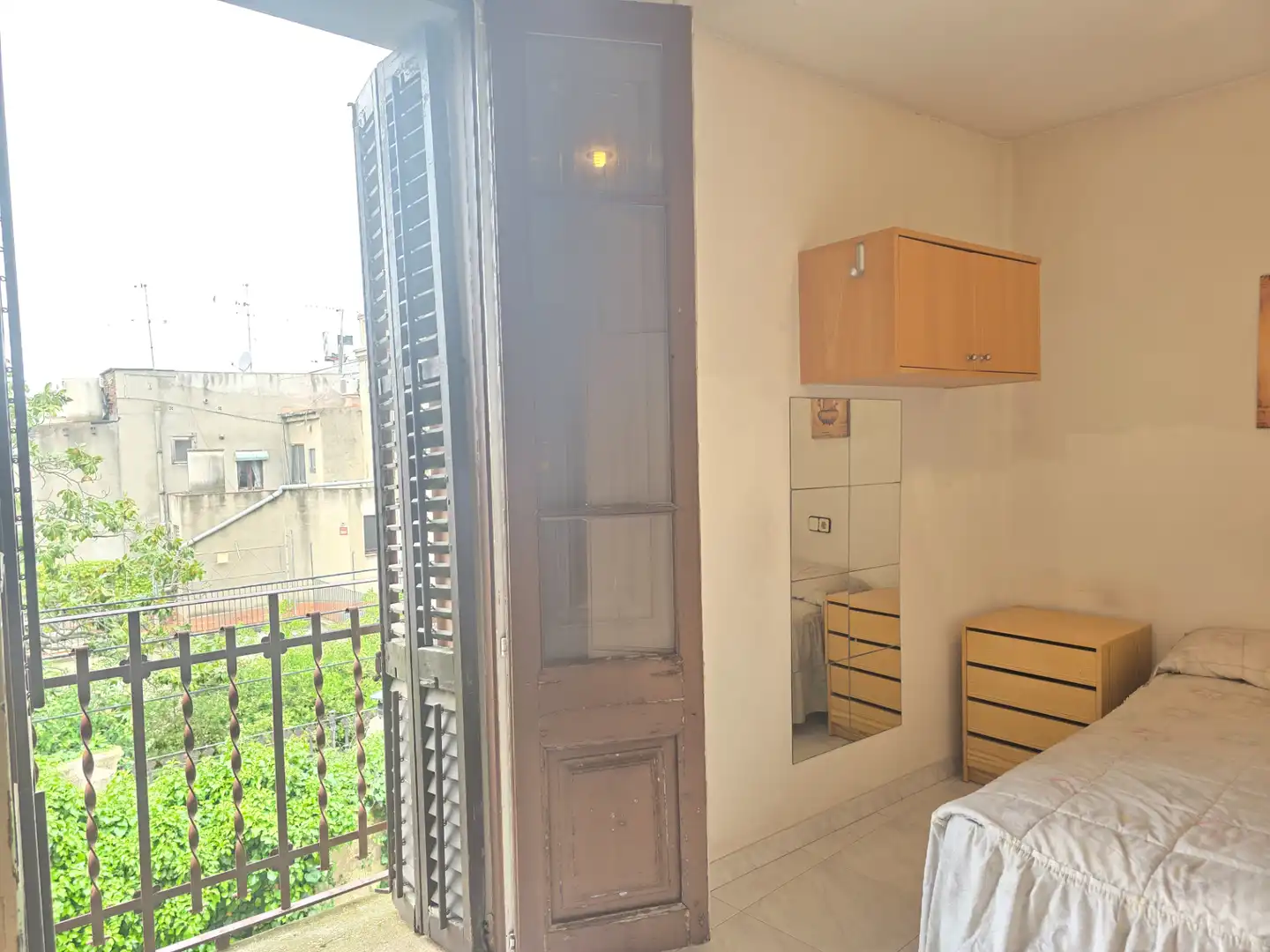 Habitación de Casa adosada en venta en Sabadell con Calefacción