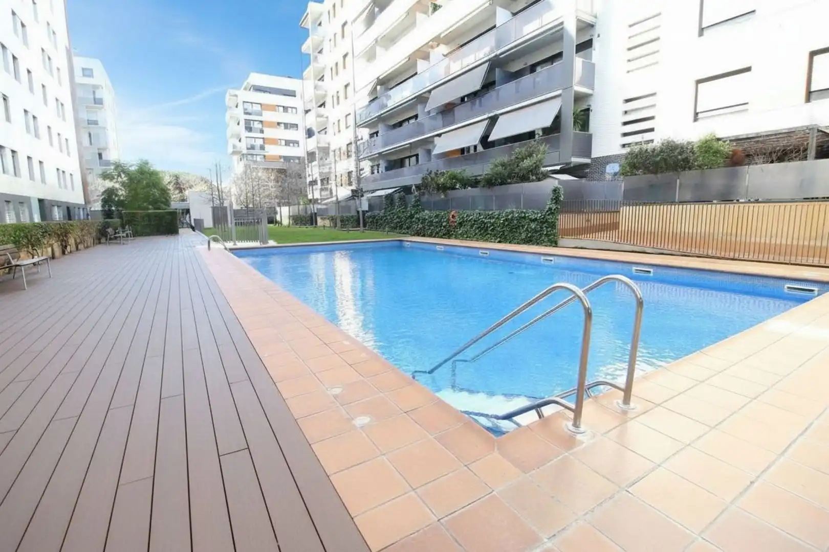 Swimming pool of Flat for sale in Sant Feliu de Llobregat  with Air Conditioner, Heating and Private garden