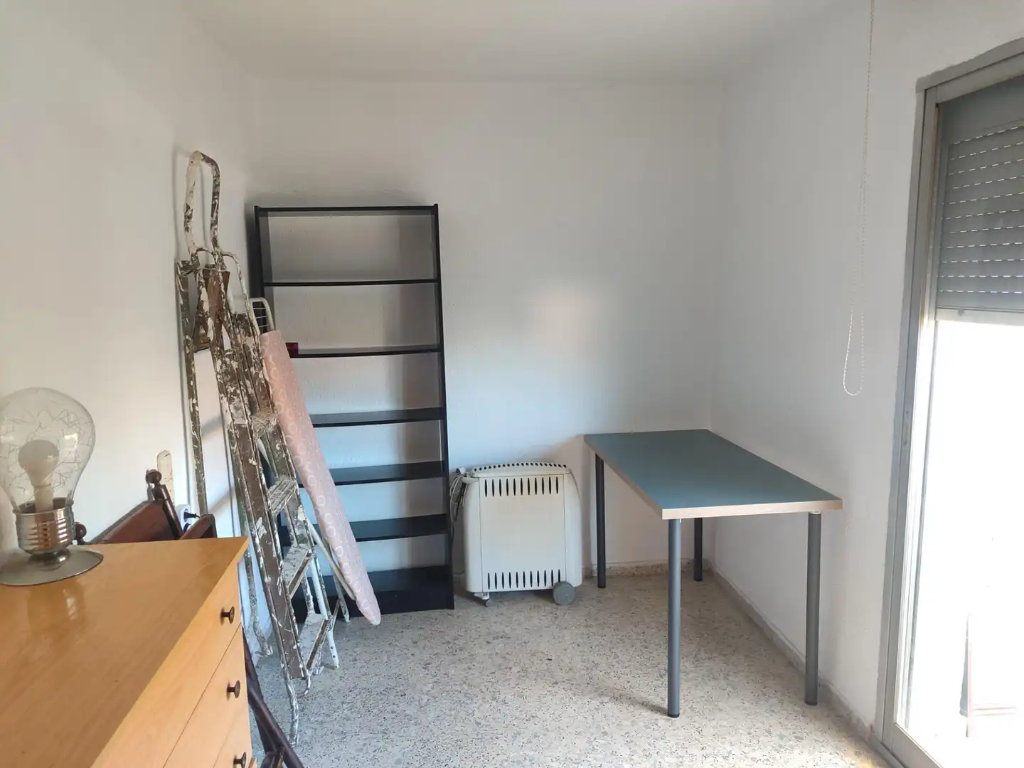 Dormitori de Pis de lloguer en Granada amb Aire condicionat, Moblat i Balcó