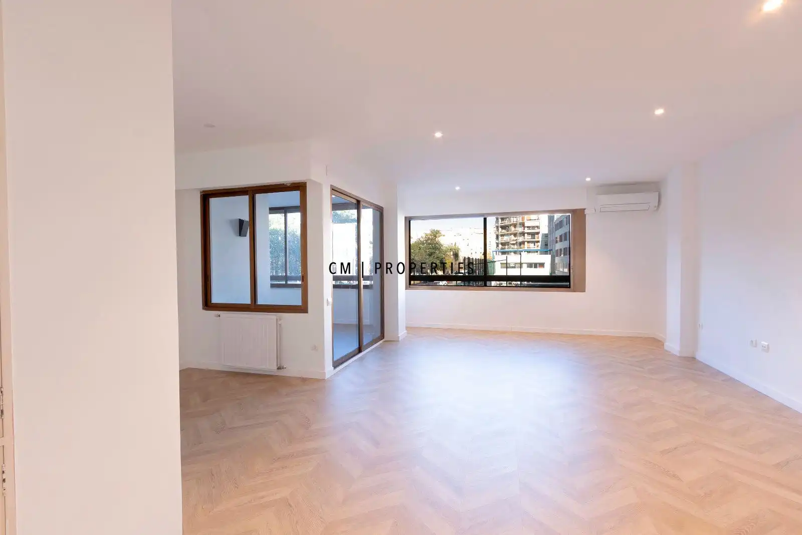 Living room of Flat for sale in Valencia  with Air Conditioner, Heating and Parquet flooring