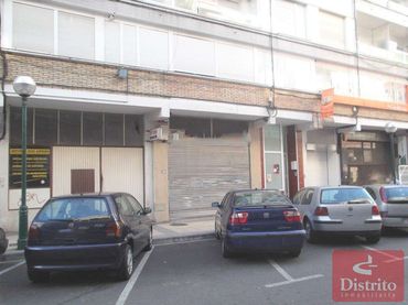 Local comercial en venda a Torrelavega - calle félix apellaniz