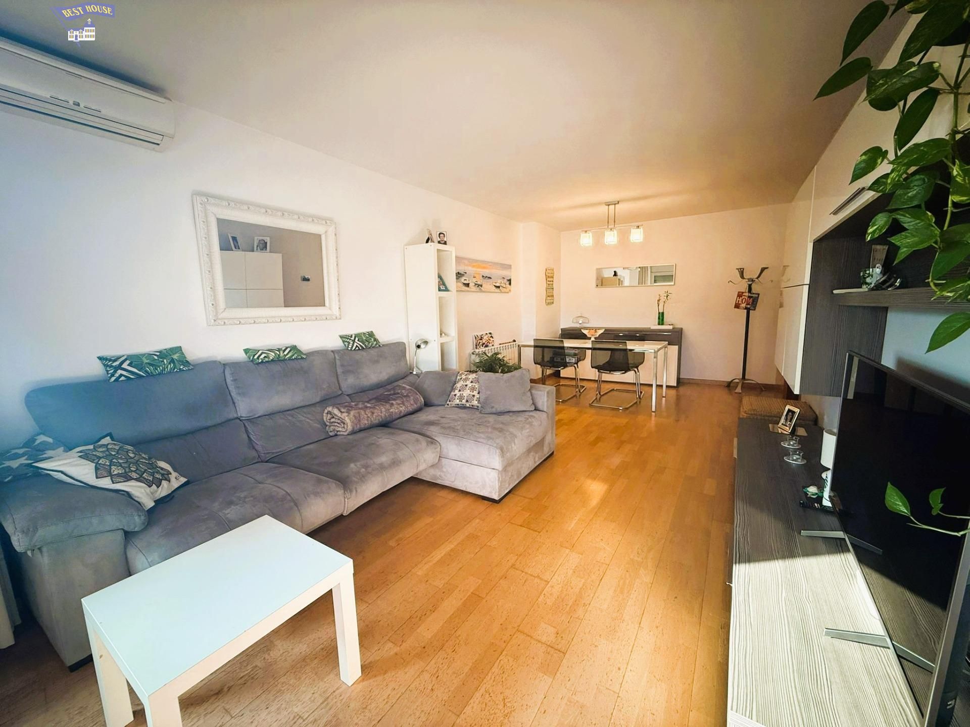 Living room of Flat for sale in Parets del Vallès  with Air Conditioner, Heating and Parquet flooring
