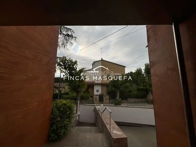 Casa amb jardí en venda a Sant Esteve Sesrovires, imagen 5