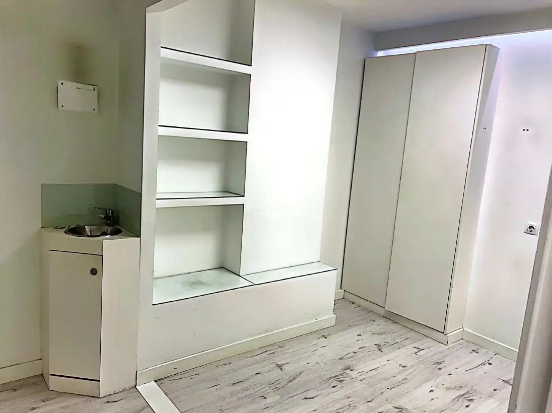 Habitación de Oficina de alquiler en Ourense Capital  con Aire acondicionado