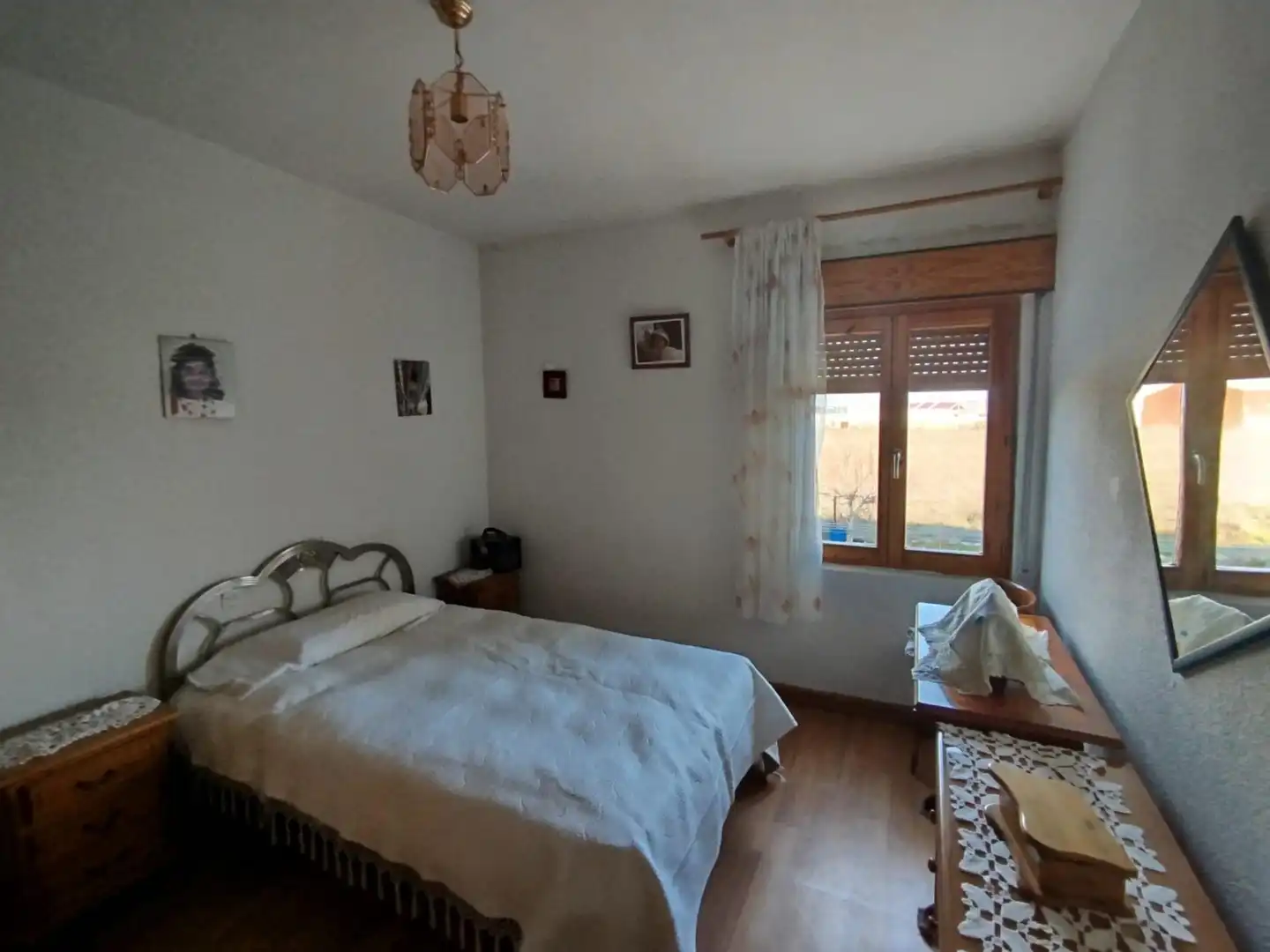 Dormitori de Casa o xalet en venda en Onzonilla amb Calefacció, Jardí privat i Parquet