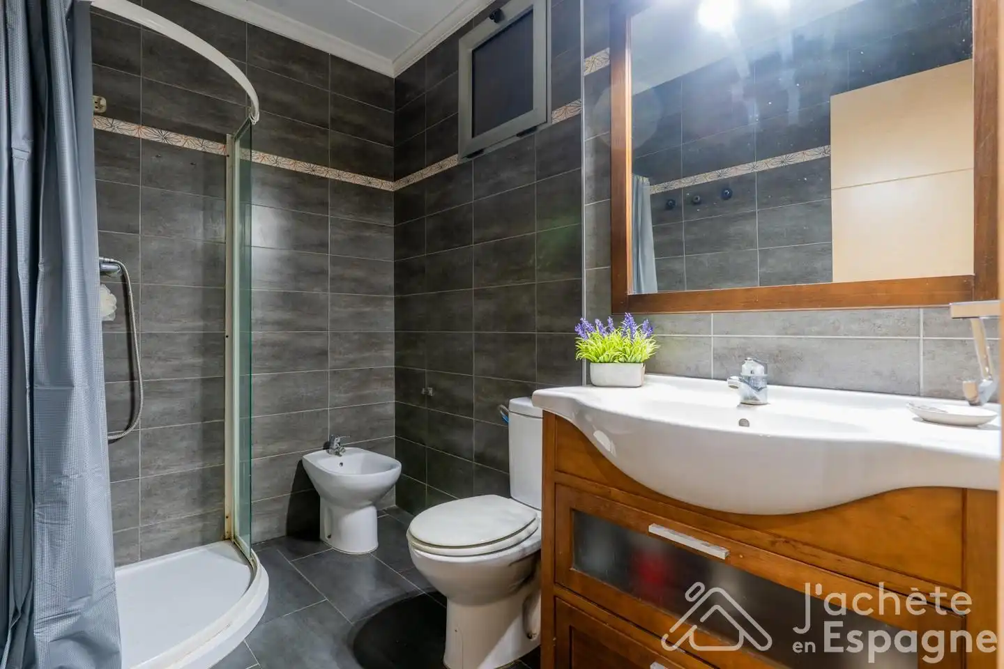 Bathroom of Flat for sale in Valencia  with Heating