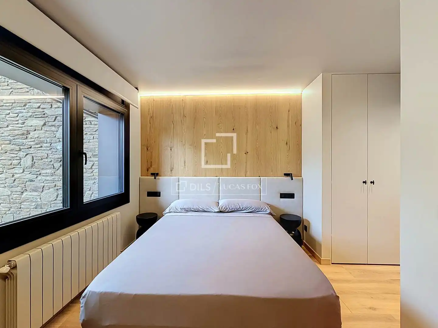 Dormitori de Casa o xalet en venda en Madrid amb Calefacció, Jardí privat i Parquet