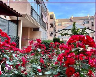 Vista exterior de Àtic en venda en Badajoz Capital amb Aire condicionat, Terrassa i Balcó