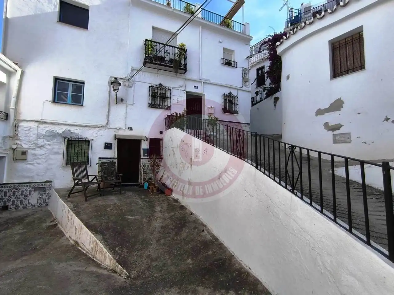 Vista exterior de Casa adosada en venta en Torrox con Terraza y Amueblado