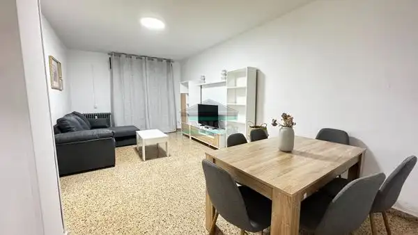 Living room of Flat for rent in Granada  with Furnished, TV and Balcony