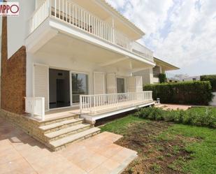 Exterior view of Single-family semi-detached to rent in El Vendrell  with Air Conditioner, Heating and Private garden