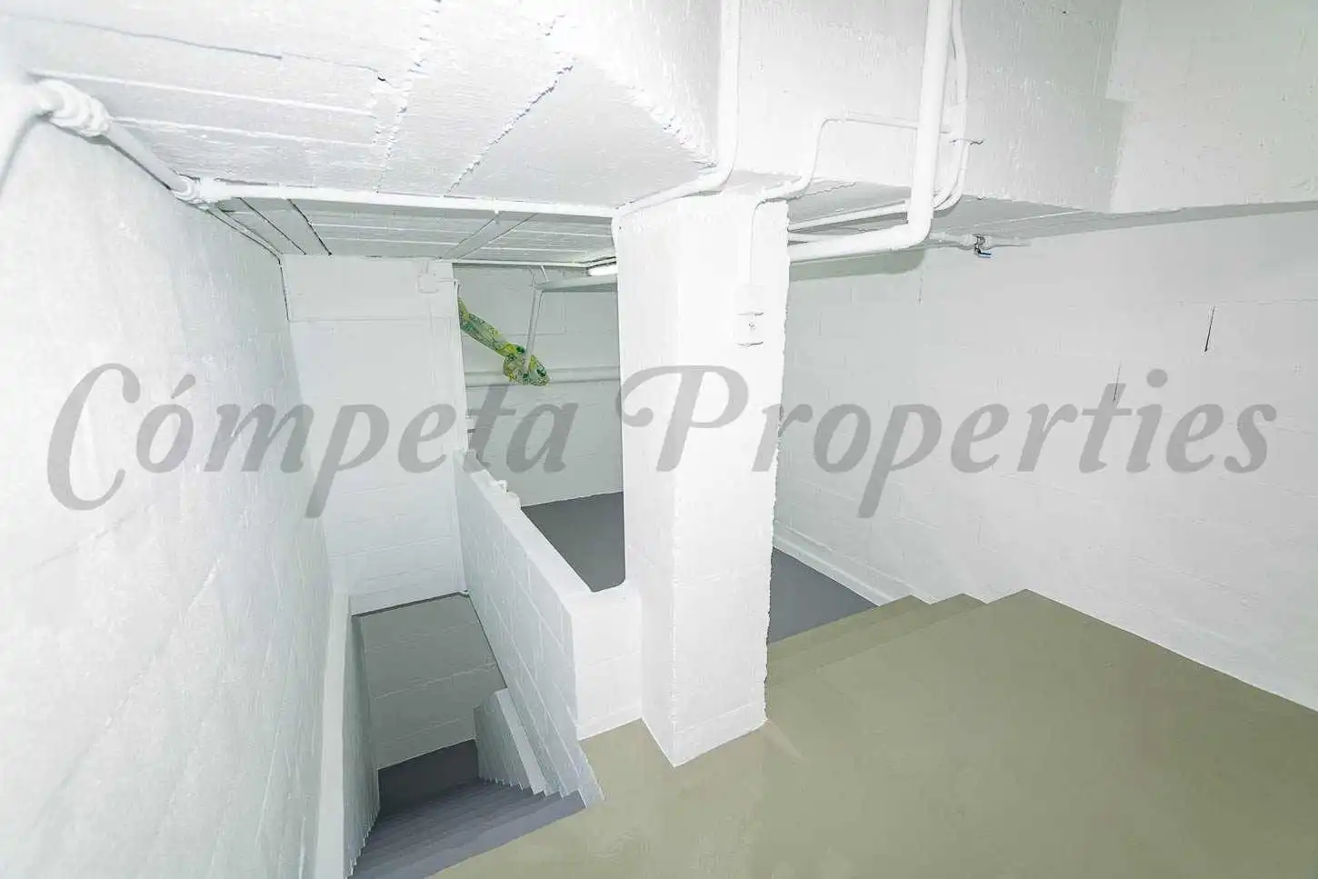 Garaje en venta en Nerja