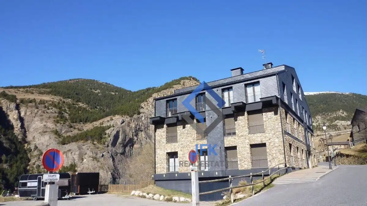 Appartamento con terrazza in affitto a Canillo pueblo, imagen 8