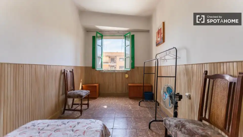 Room in Centro - Casco antiguo