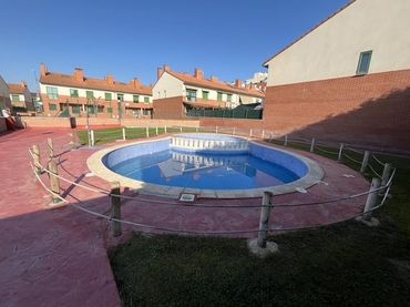 Casa con giardino in vendita a Calle Higinio Gil