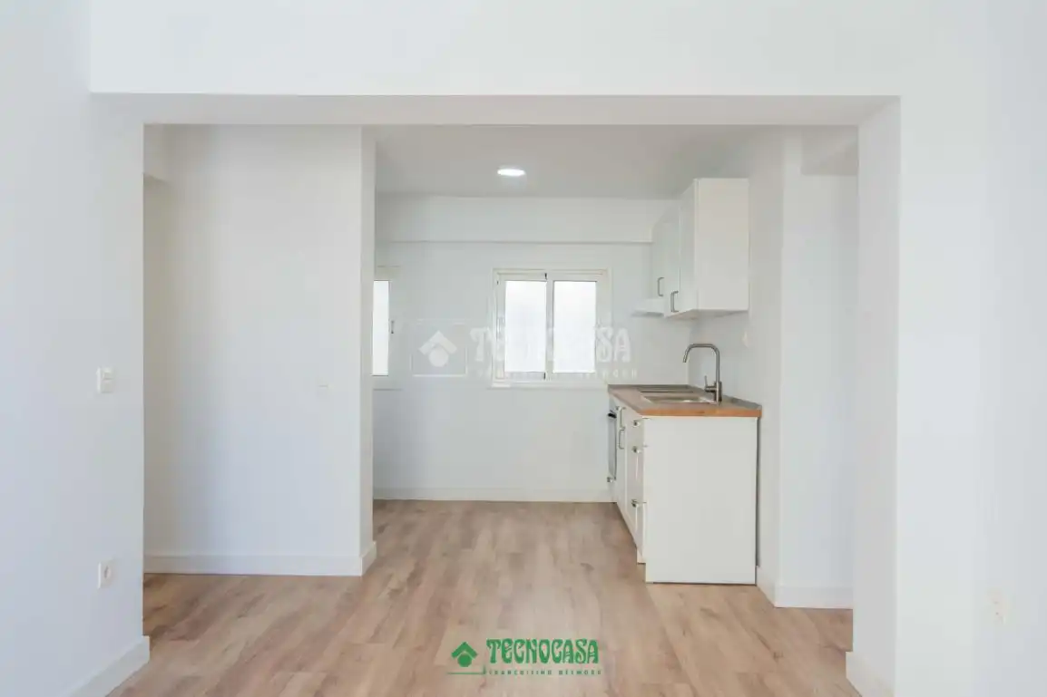 Cocina de Piso en venta en Almería con Calefacción y Balcón