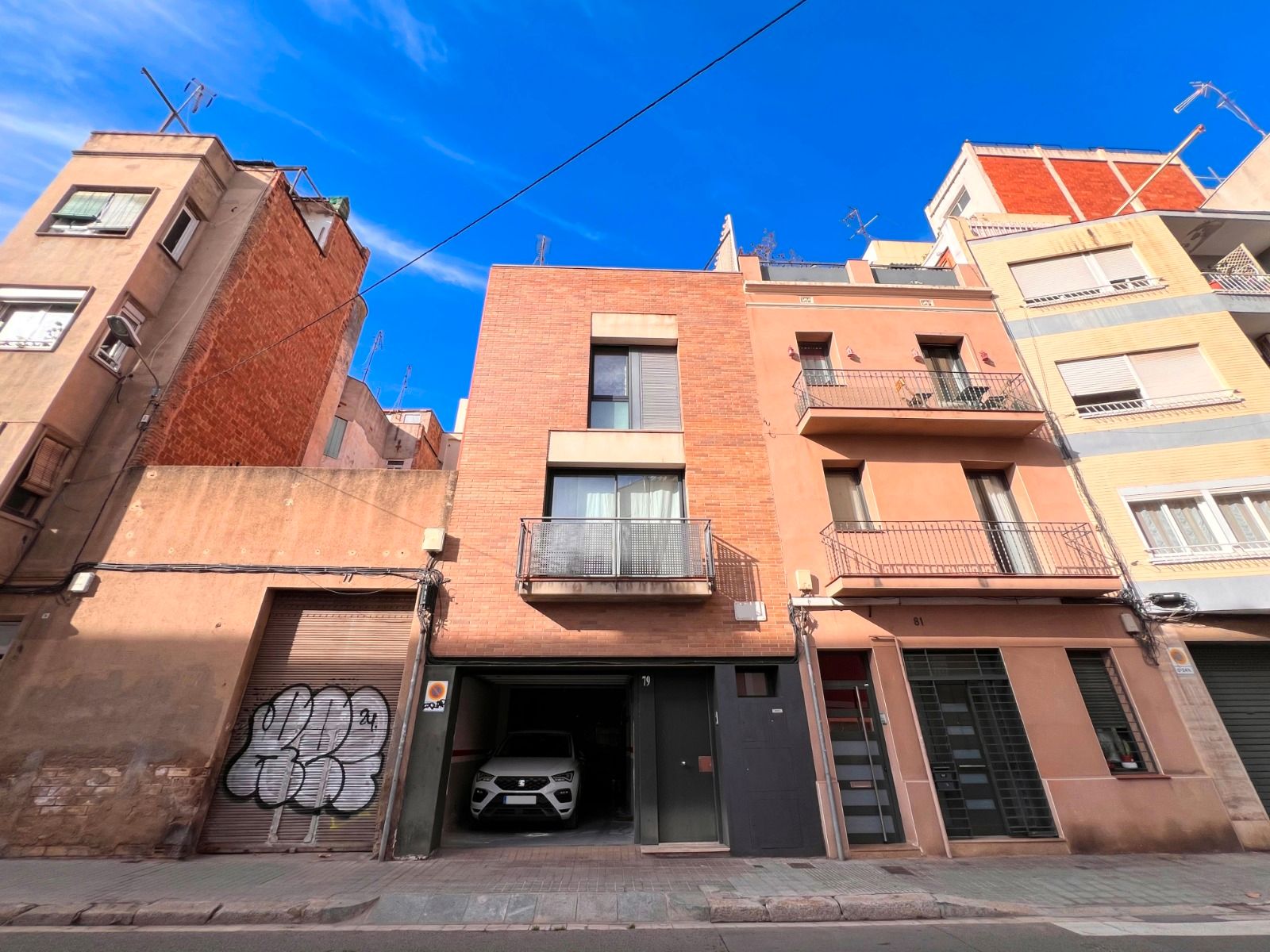 Exterior view of House or chalet for sale in  Barcelona Capital  with Heating, Terrace and Storage room