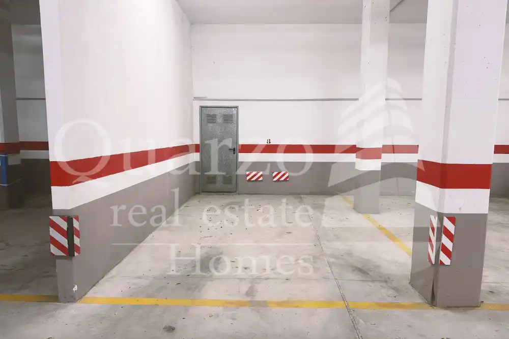 Aparcament de Apartament en venda en Dénia amb Aire condicionat, Calefacció i Terrassa