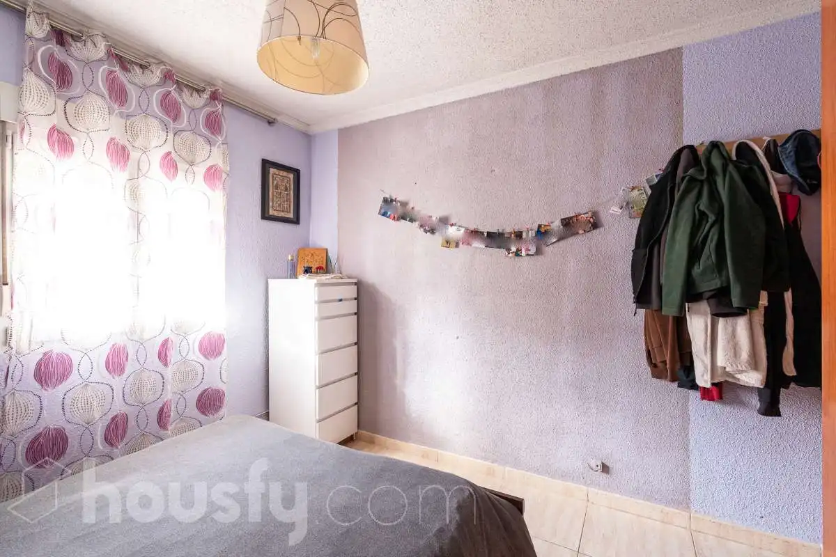 Schlafzimmer von Wohnung zur Miete in Latina