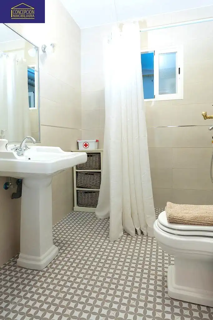 Baño de Piso de alquiler en Córdoba con Aire acondicionado, Calefacción y Amueblado