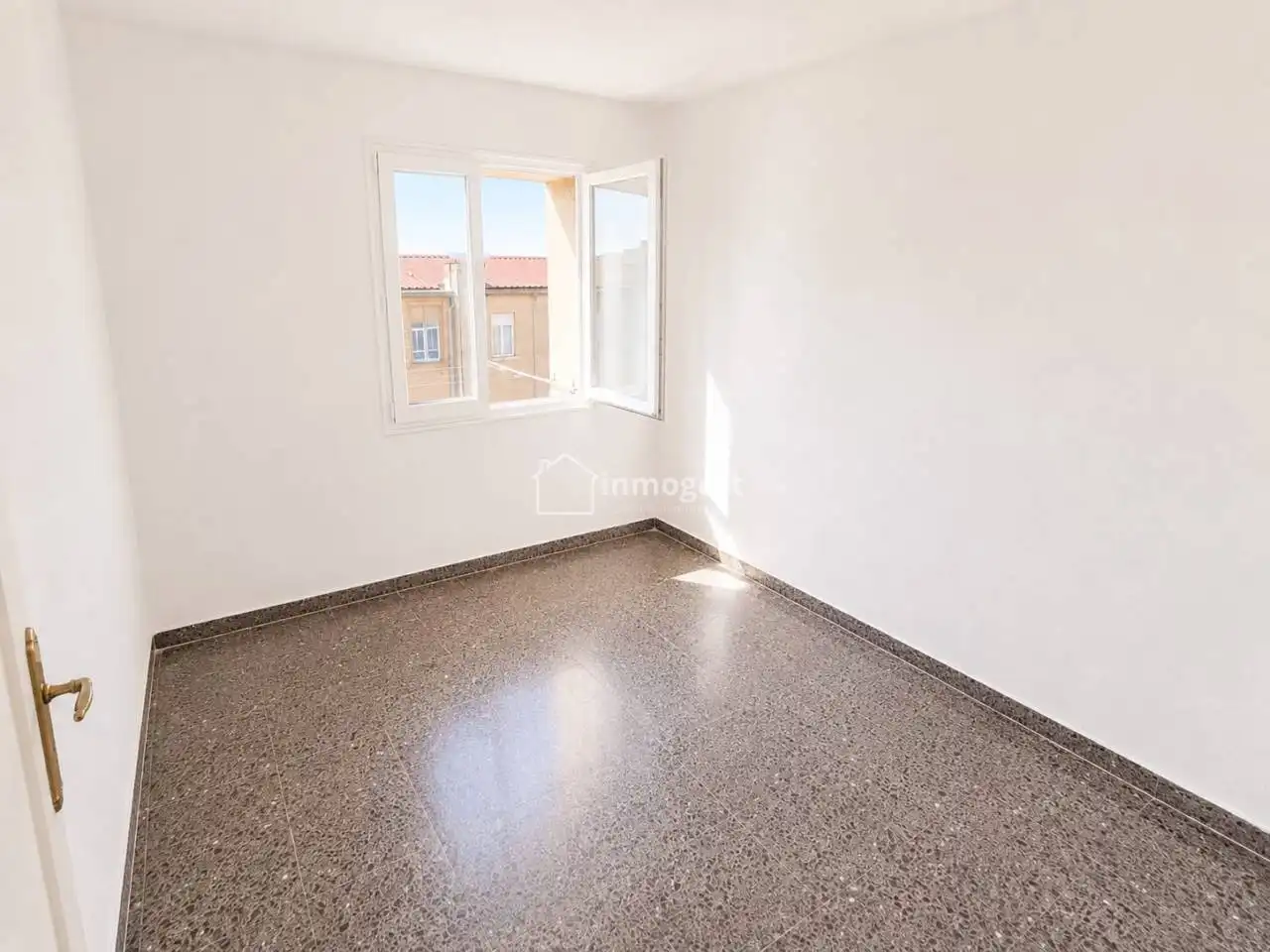 Habitación de Piso en venta en Girona con Calefacción, Amueblado y Balcón