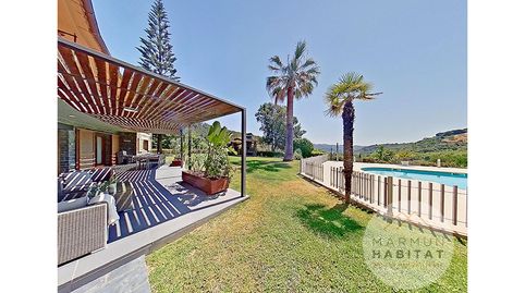 NO ES UNA VILLA, SON DOS. Y NO, NO SE VENDEN POR SEPARADO.
