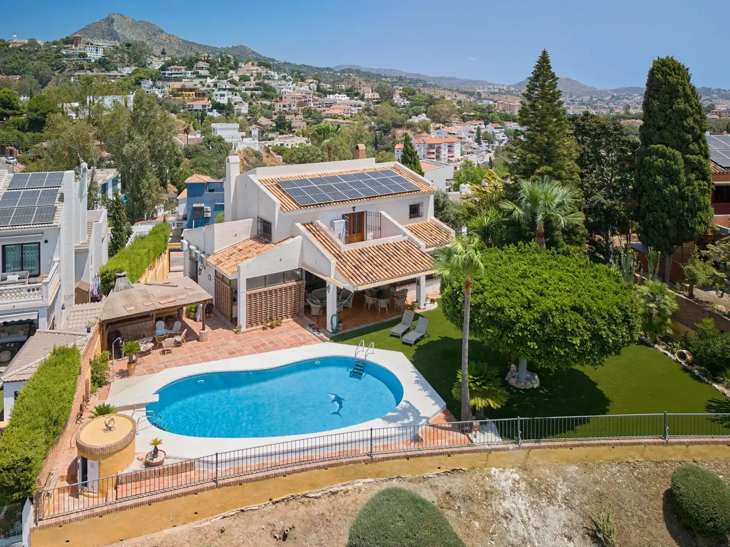 Vista exterior de Casa o xalet de lloguer en Málaga amb Aire condicionat, Calefacció i Jardí privat