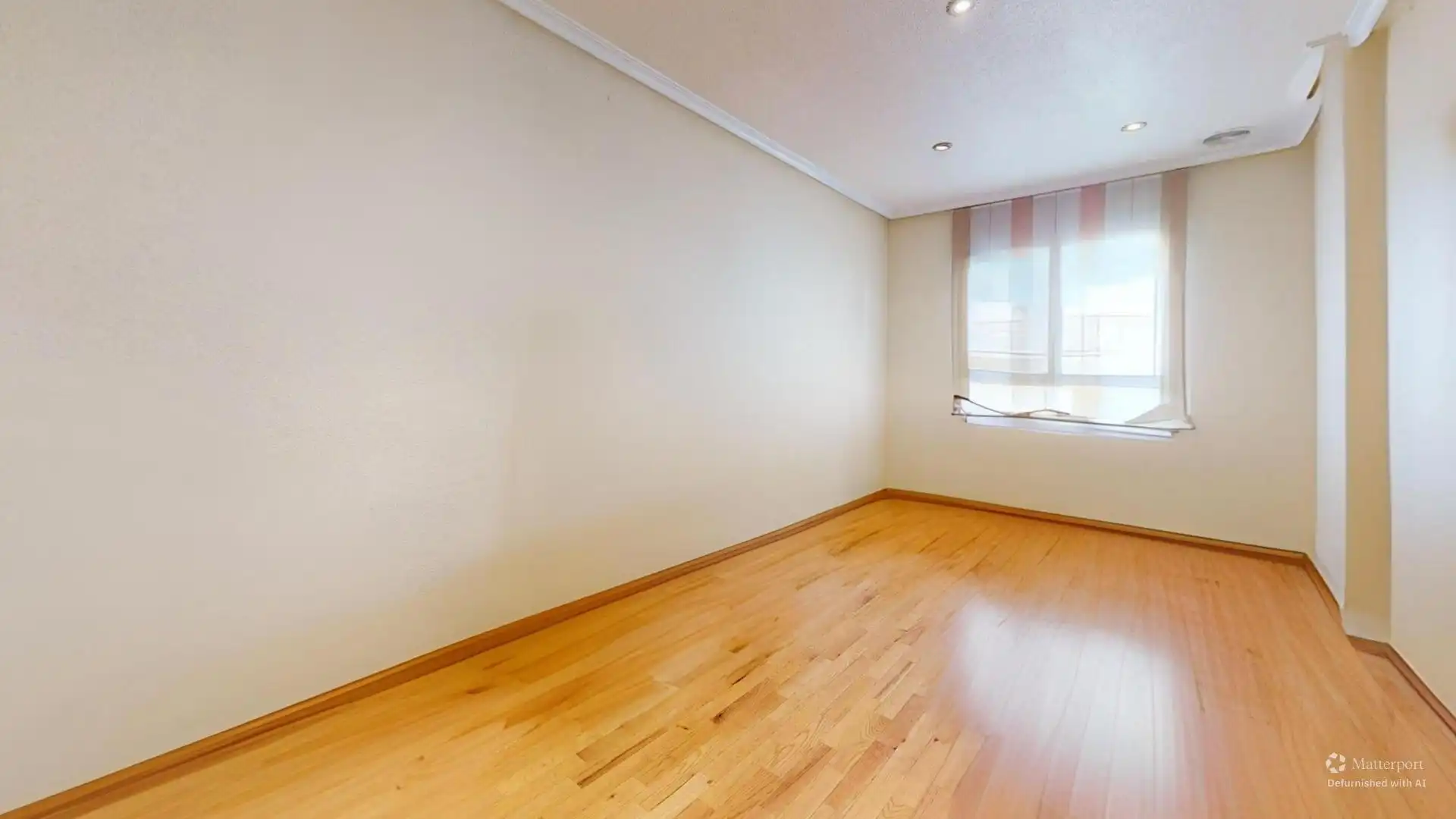 Habitación de Piso en venta en Elche / Elx con Trastero y Balcón