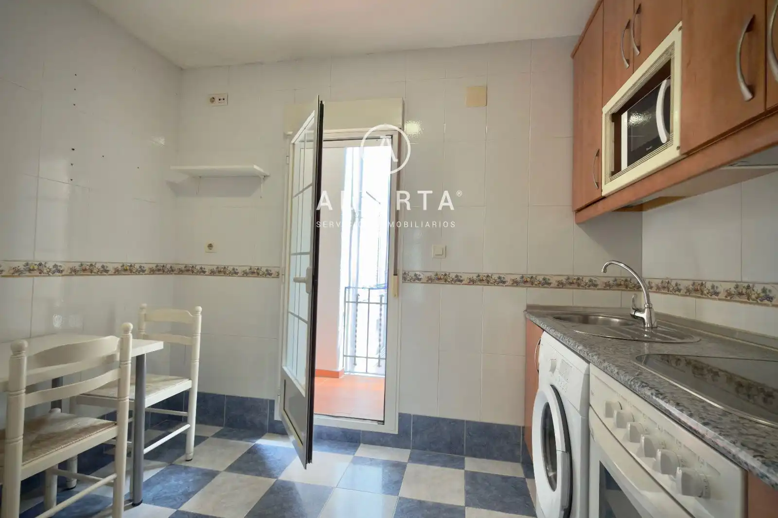 Piso de alquiler en Pizarro, Doctor Cerrada