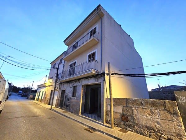 Vista exterior de Edifici en venda en Artà