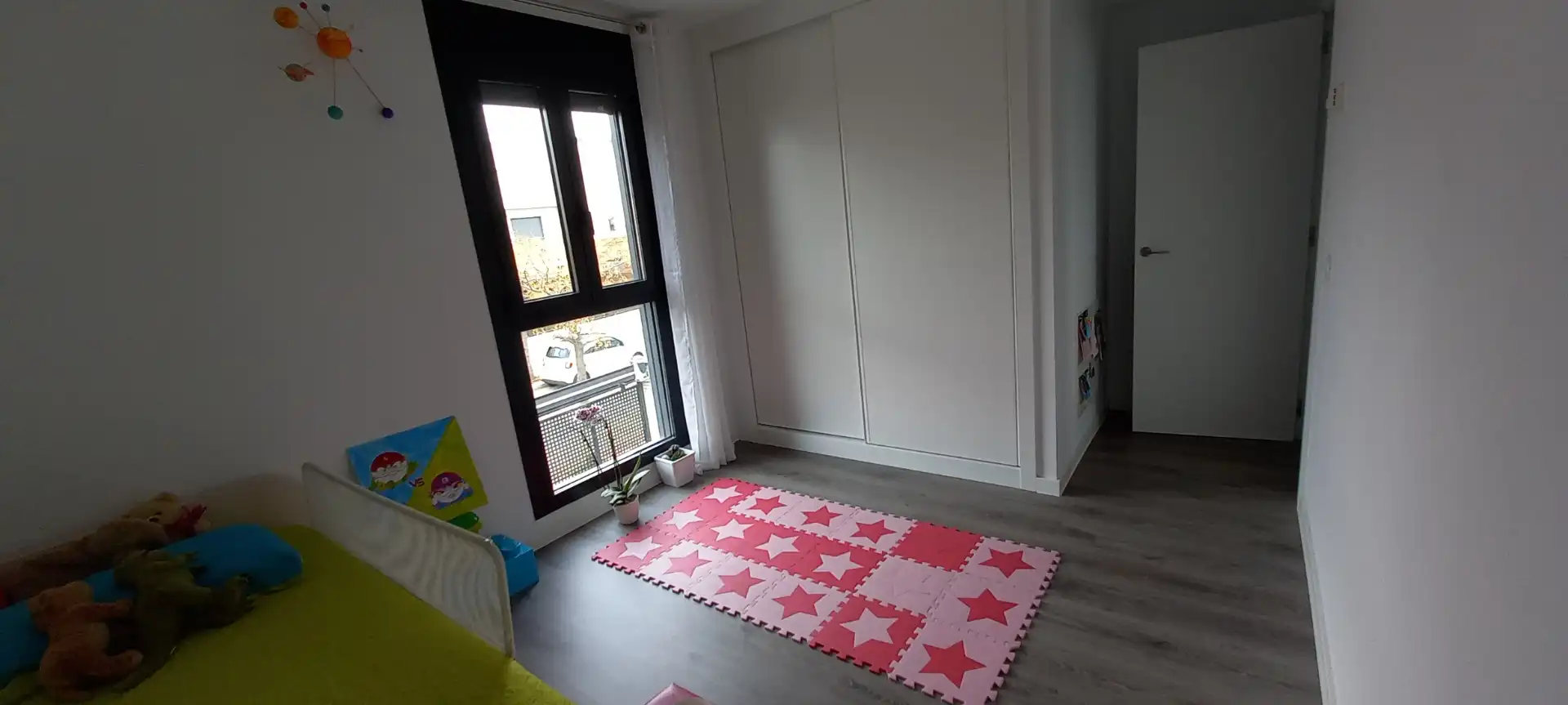 Schlafzimmer von Einfamilien-Reihenhaus zum Verkauf in Colmenar Viejo mit Klimaanlage, Heizung und Privatgarten
