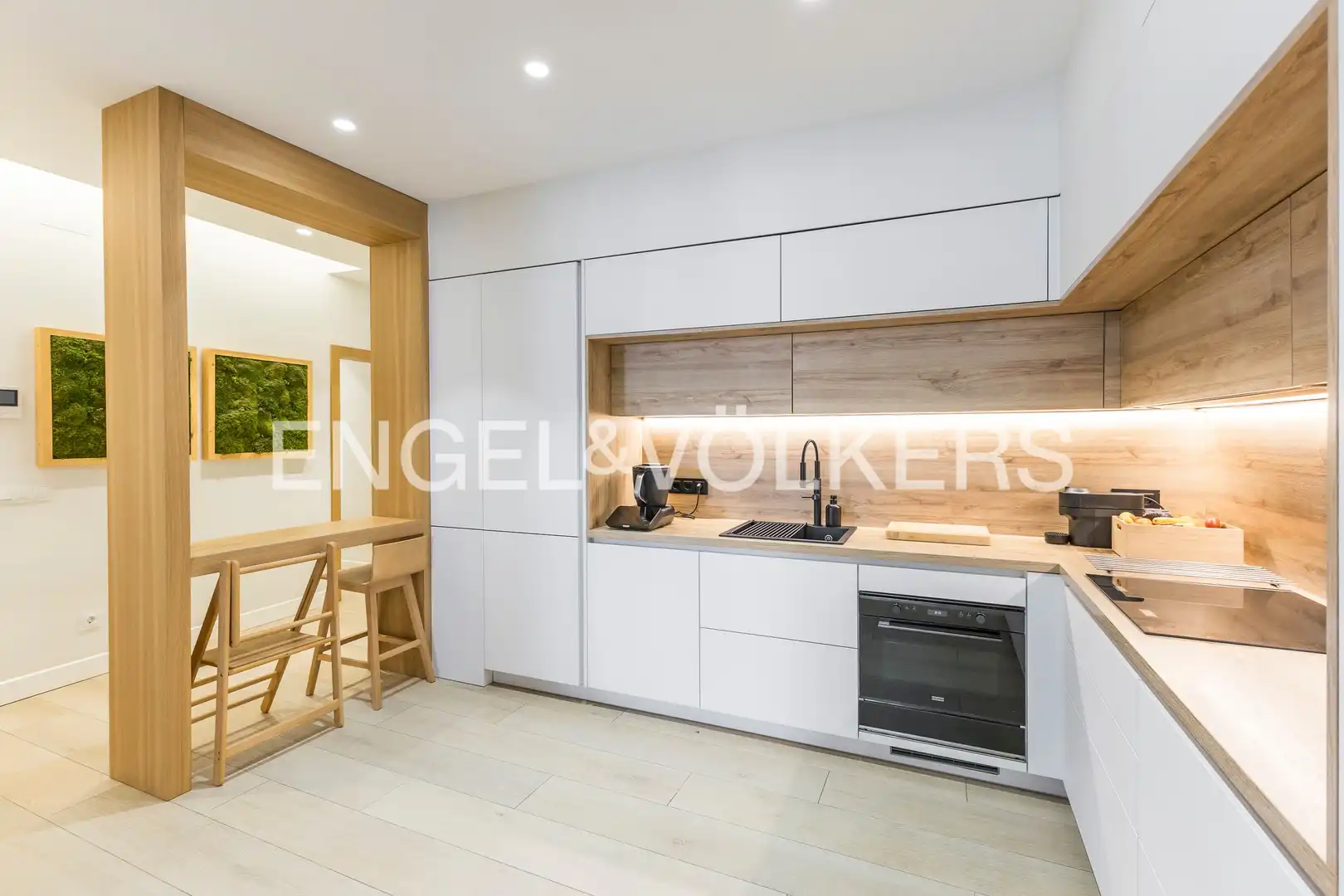Kitchen of Flat for sale in Madrid  with Air Conditioner, Heating and Storage room