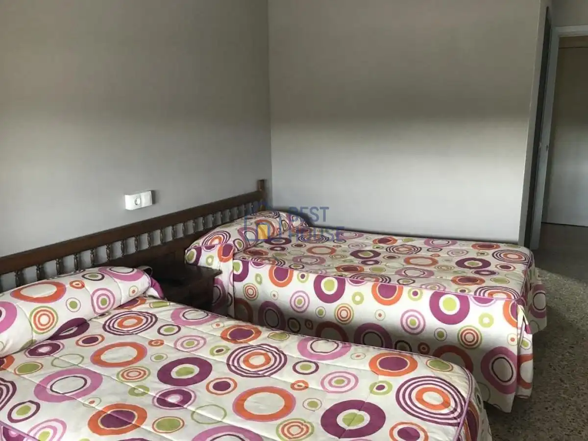 Habitación de Edificio en venta en Ardón