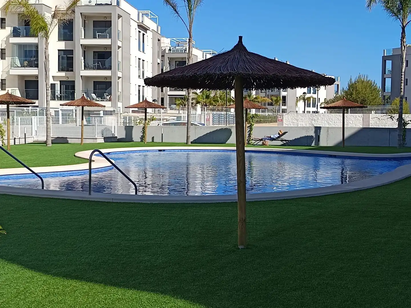Piscina de Apartament en venda en Orihuela amb Aire condicionat, Terrassa i Moblat