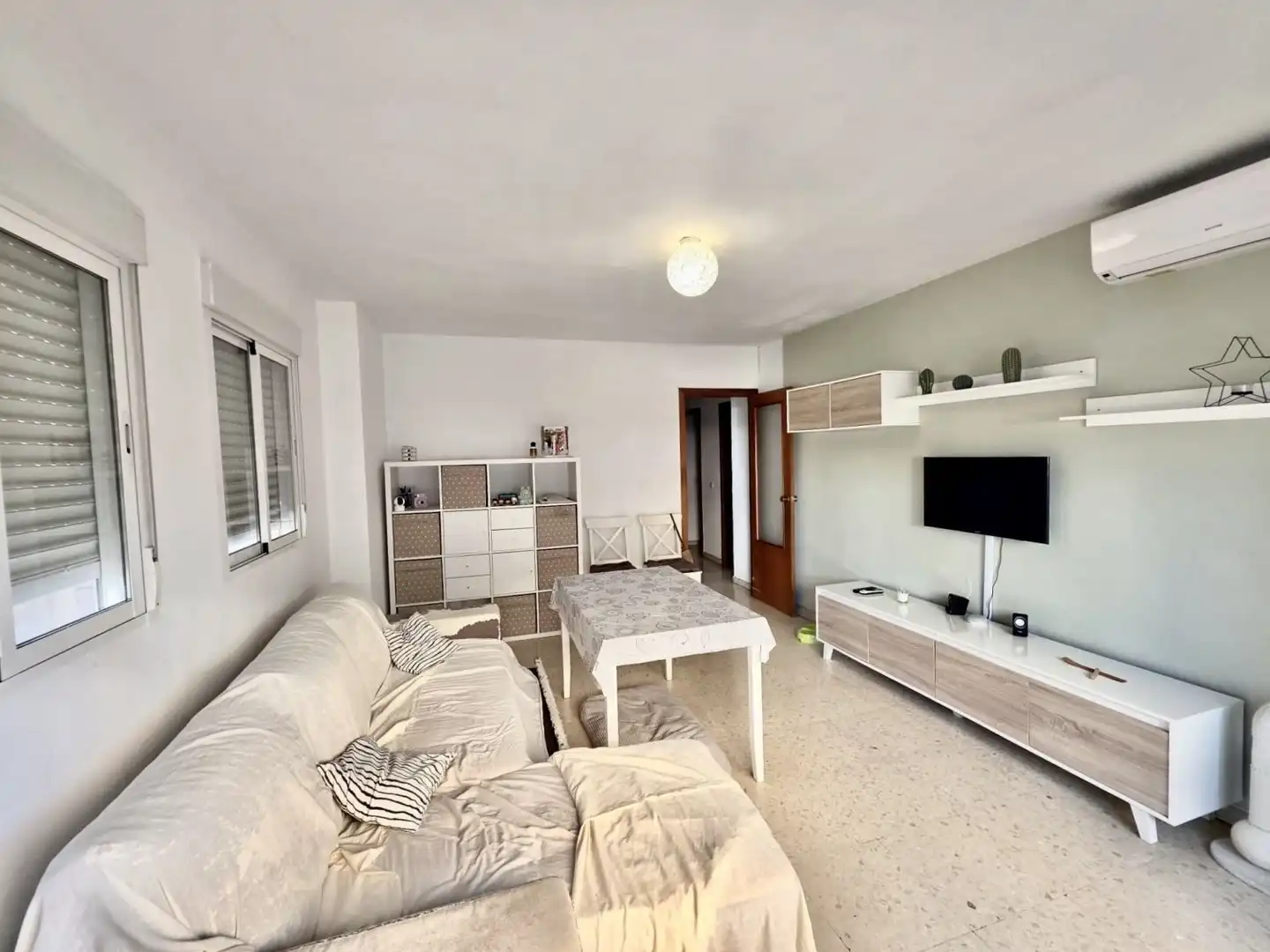 Living room of Flat for sale in Macarena