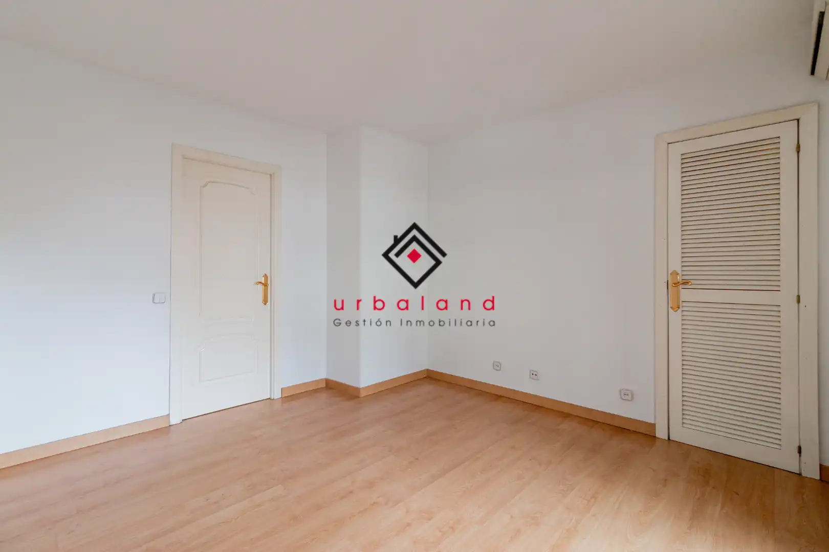 Bedroom of Attic for sale in Madrid  with Air Conditioner, Heating and Terrace