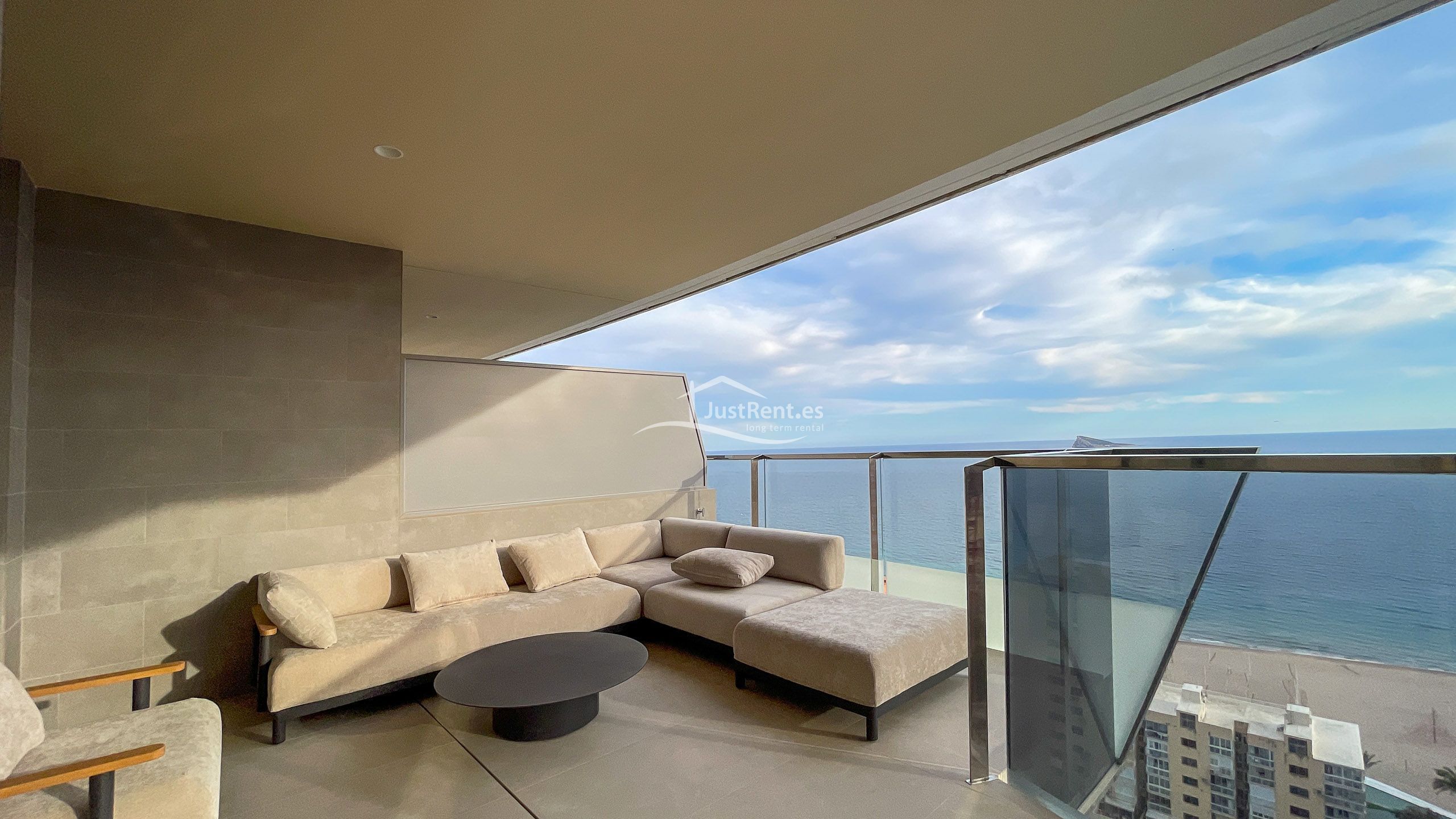 Terrassa de Pis de lloguer en Benidorm amb Aire condicionat, Jardí privat i Terrassa