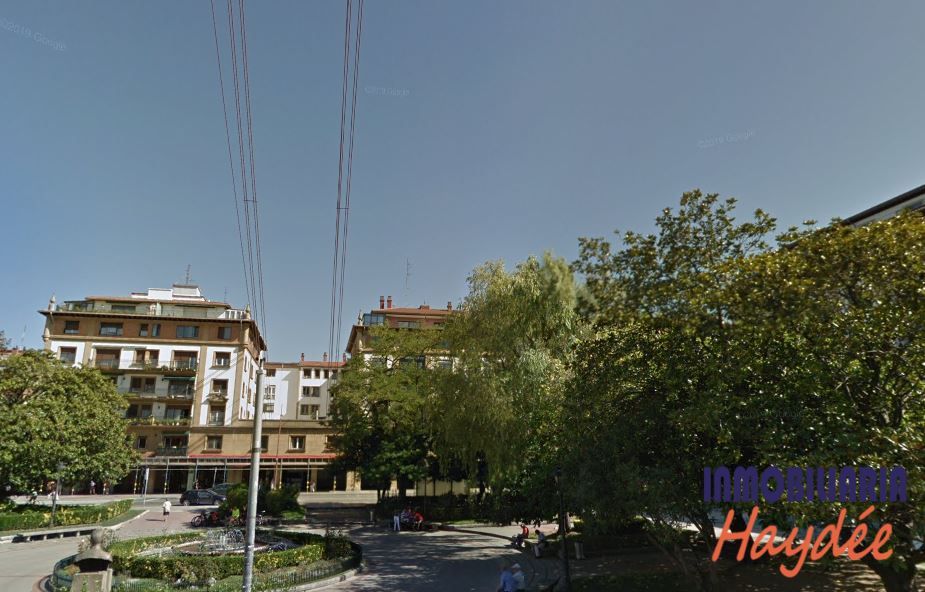 Vista exterior de Pis en venda en Getxo  amb Calefacció, Jardí privat i Traster