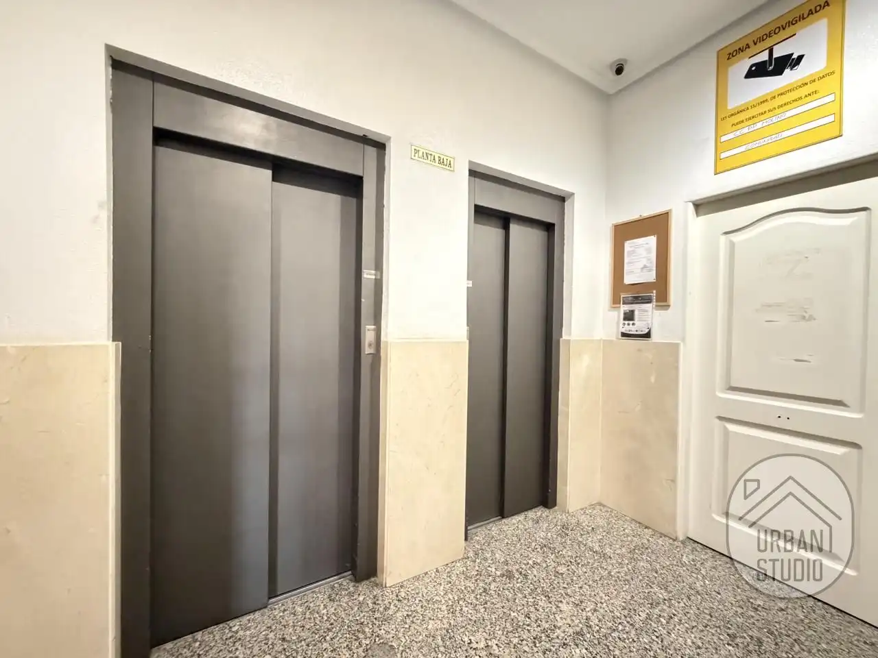 Ground floor for sale in Torrevieja  with Air Conditioner, Terrace and Community pool