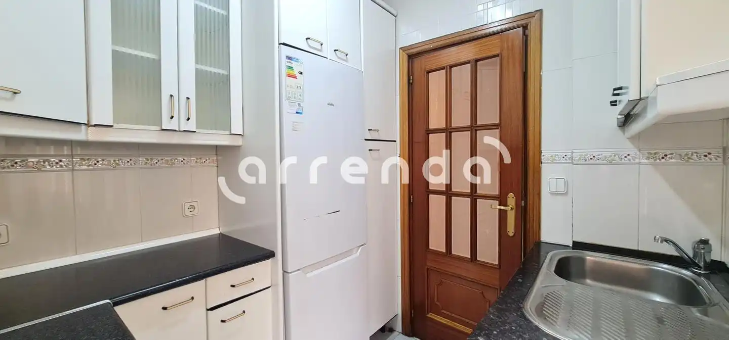 Kitchen of Flat for rent in Madrid  with Heating and Parquet flooring