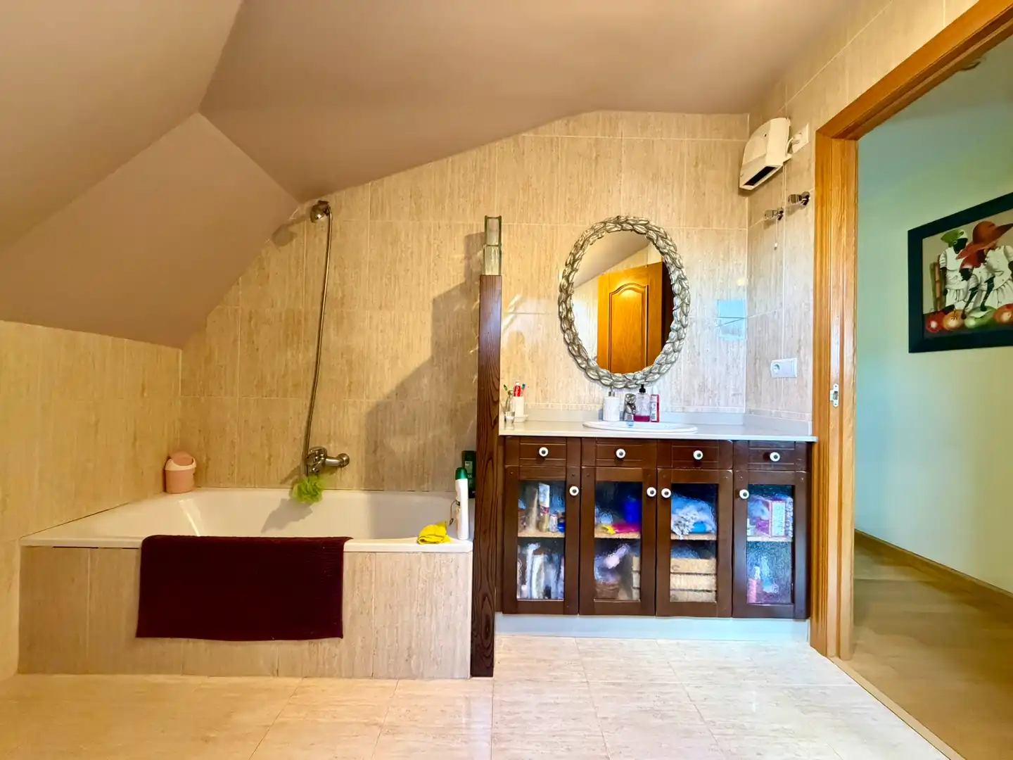 Baño de Piso en venta en Ponferrada con Calefacción, Trastero y Amueblado